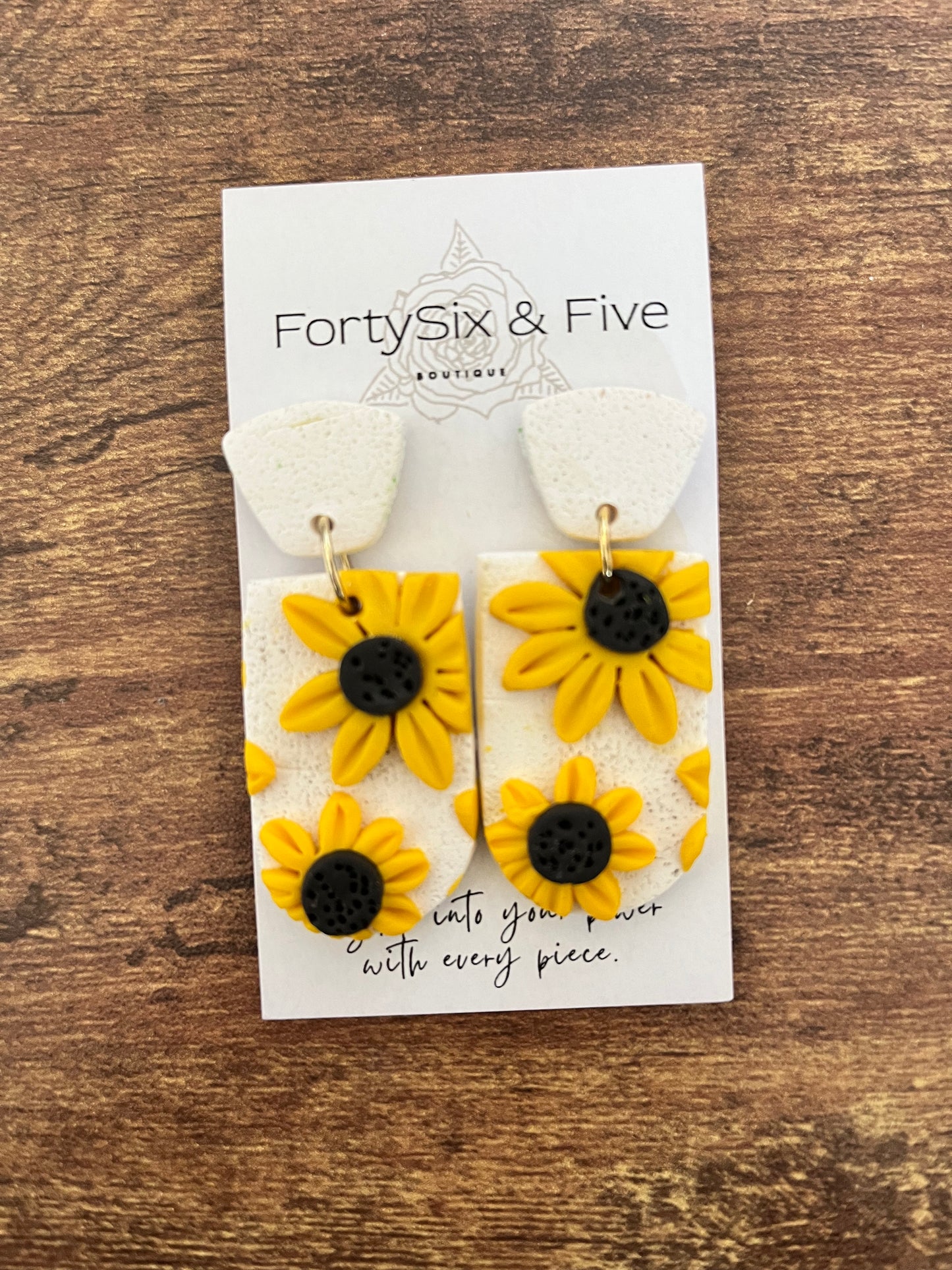 White sunflower Fall Earrings 1955